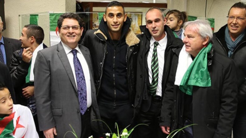 قنصل الجزائر بسانت إيتيان يكرّم غولام على تأهله رفقة الخضر إلى المونديال