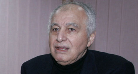 Ghouzali: Chadli was preparing Mouloud Hamrouche as successor