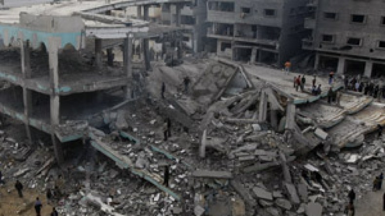 غزة وسط  نار الخلافات الفلسطينية بعد نار العدوان الإسرائيلي