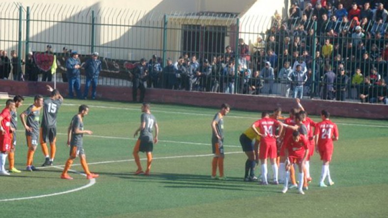 أمل غريس يواجه المولودية بملعب الوحدة الإفريقية في معسكر