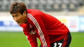 دورتموند يخطف الكوري “جي دونغ” لخلافة ليفاندوفسكي