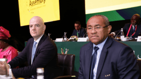 الفيفا تتدخّل ومصير رئيس “الكاف” في خطر