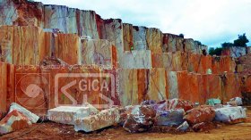 مجمع “جيكا” يشرع في استغلال وتحويل الرخام