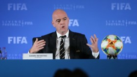 الفساد يبعث رئيس الفيفا إلى العدالة