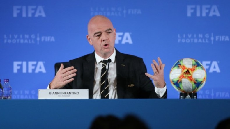 الفساد يبعث رئيس الفيفا إلى العدالة