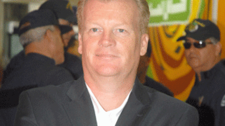 غيغر يشرع في ضبط التشكيل الأساسي