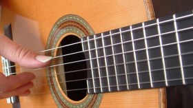 الفنان خالد بوركايب يكرم رواد الشعبي بألبوم جديد