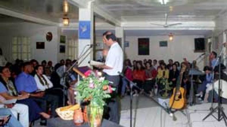 مصالحة بين الكاثوليك والبروتستانت لـ”تفريخ” كنائس جديدة واستدراج ضحايا جدد