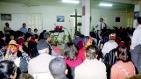 رئيس الكنيسة البروتستانتية يطالب الحكومة بإعادة “أملاك المسيحيين” بالجزائر!