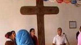 Algérie: des journalistes demandent la relaxe de la “convertie”