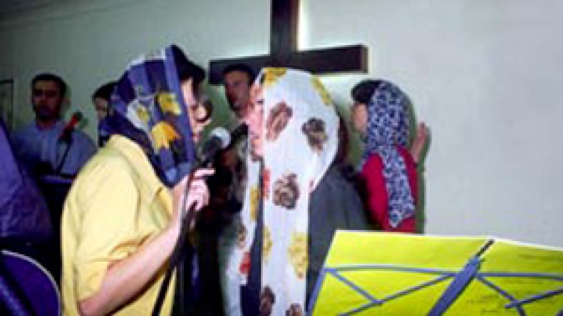 نواب يرفعون لائحة تطالب الحكومة بفتح نقاش حول التنصير بالبرلمان