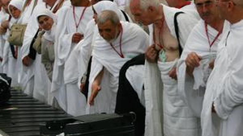 الوكالات السياحية متخوفة من فشل موسم الحجّ بسبب تأخر صدور التأشيرات