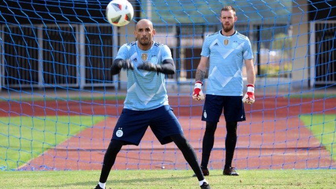 الفاف تعتزم إنشاء أول مدرسة لحراس المرمى لكرة القدم