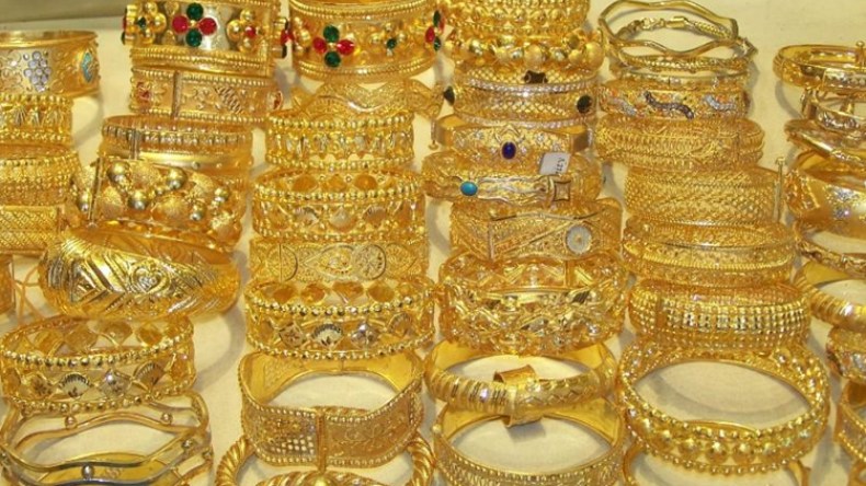 عصابة تستولي على ملايير من المجوهرات بالقالة