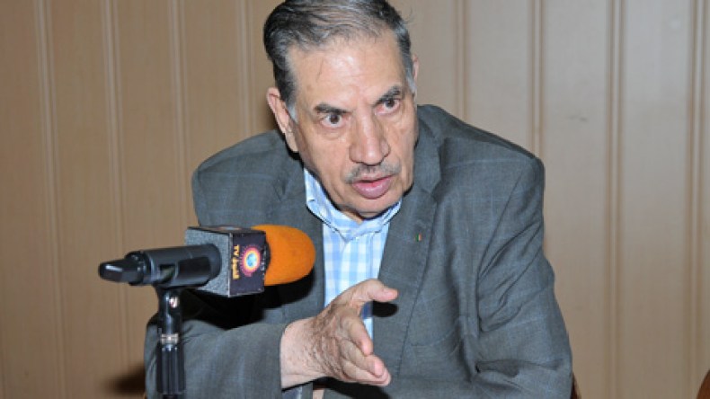 “جمعنا التوقيعات في 20 ولاية ولن نقدم صكا على بياض لبلخادم”
