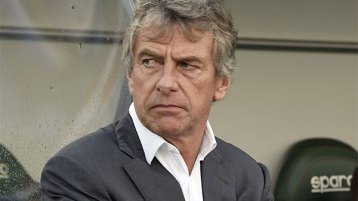 ذيل في فرنسا ولا رأس في الجزائر