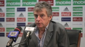 رحيل مؤثر لوالدة مدرب المحاربين