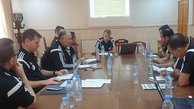 غوركوف يستهل تربص “الخضر” بالاجتماع مع طاقمه