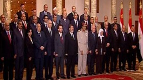 استقالة أربعة وزراء من الحكومة المصرية
