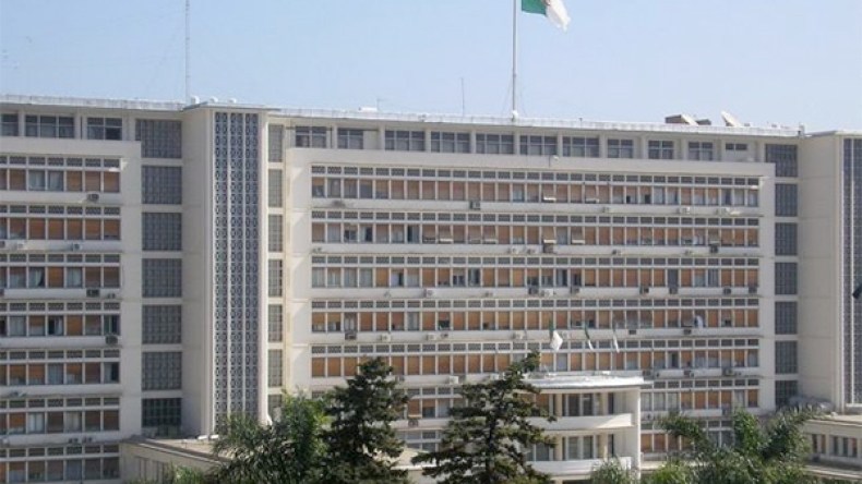 الحكومة تتراجع عن خوصصة 77 مؤسسة عمومية!