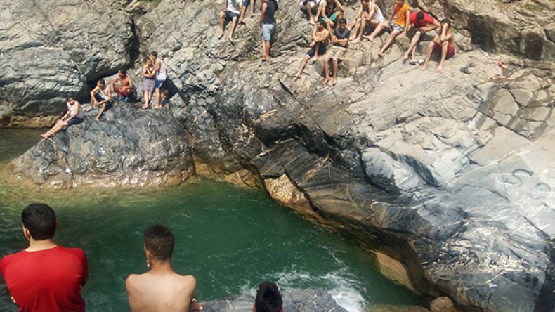 بركة “الغار” بالبليدة تستقطب الباحثين عن سياحة المغامرة
