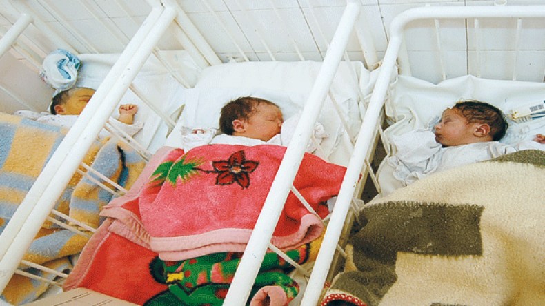 شبكة تتاجر بالمواليد مجهولي النسب ببلعباس