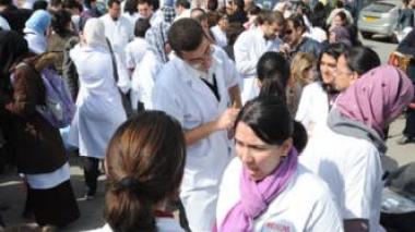 Alger: la police empêche une manifestation de médecins grévistes