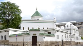 المساجد لحشد 5 ملايين صوت وتشجيع المسلمين على الانتخاب بفرنسا