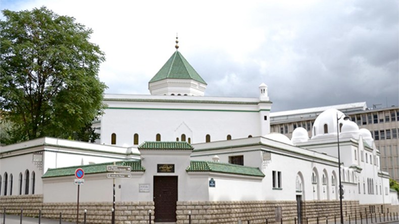 المساجد لحشد 5 ملايين صوت وتشجيع المسلمين على الانتخاب بفرنسا