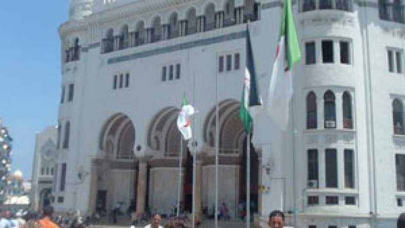 حمامات العاصمة تقتل 100 شخص سنويا