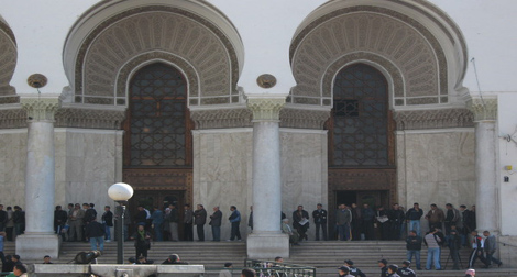 Algérie: manifestation d'employés précaires prêts à boycotter les législatives