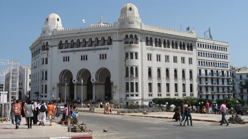 غلق مفاجئ ومن دون سابق إنذار لمقر البريد المركزي
