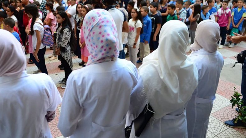 “لونباف” تستنكر سياسة قطع أرزاق أساتذة الابتدائي
