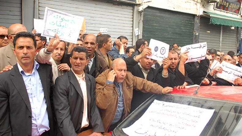 استجبنا لمطالب الأساتذة المضربين