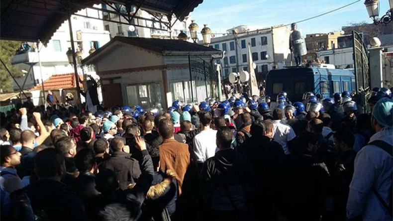 دماء الأطبّاء تسيل يا حسبلاوي!