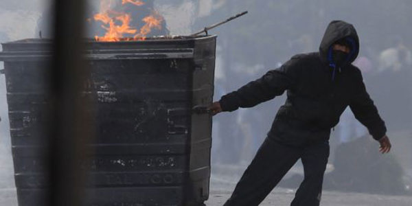 Grande-Bretagne: premier mort dû aux émeutes