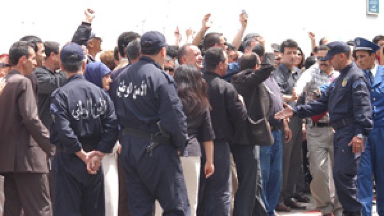 عمال  ” الجزائرية  التركية ”  يطالبون  بفتح  تحقيق  في  بيع  محجوزات  الشركة