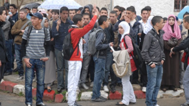 الأساتذة والمعلمون يشلون المدارس والأولياء يستجندون