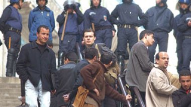 Algeria : striking civil servants threaten to toughen their protest movement if their demands are not met