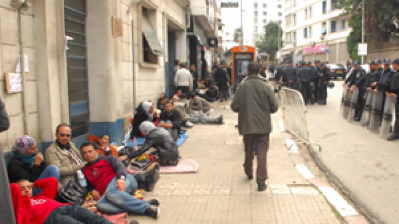 5‭ ‬جرحى‭ ‬في‭ ‬اعتصام‭ ‬للمساعدين‭ ‬التربويين‭ ‬أمام‭ ‬الوزارة‭ ‬