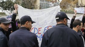 الطلبة يواصلون إضرابهم والإدارة تحيل 17 منهم على المجلس التأديبي