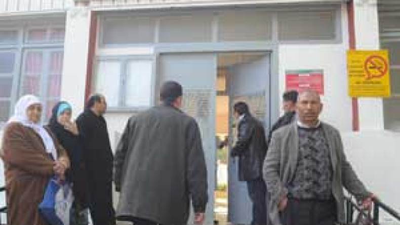 الممرضون وأطباء الاستعجالات والطلبة المتربصون ينقذون المستشفيات من الشلل