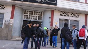 “حرب المدارس” تشتعل