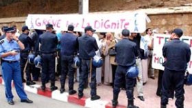 تهديد بإضراب مفتوح عن الطعام والخروج للشارع