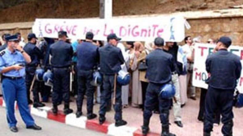 تهديد بإضراب مفتوح عن الطعام والخروج للشارع
