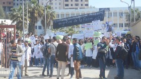 طلبة البيطرة والهندسة يضربون وطلبة الأسنان يغلقون العيادة بالبليدة