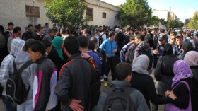الطلبة يبدؤون الدخول الجامعي بالاحتجاجات