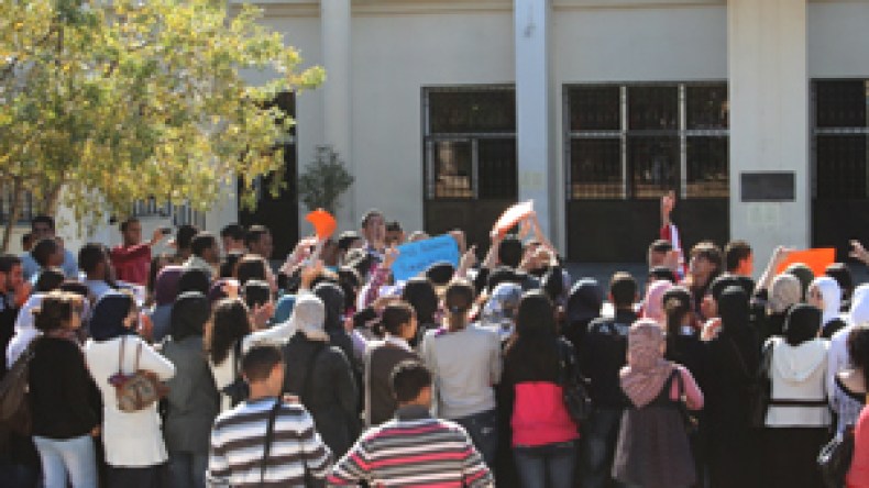 احتجاجات طلابية على الإطعام والانحراف الأخلاقي والاكتظاظ بالجامعات