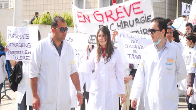 المرضى يموتون والوزير يتفرج