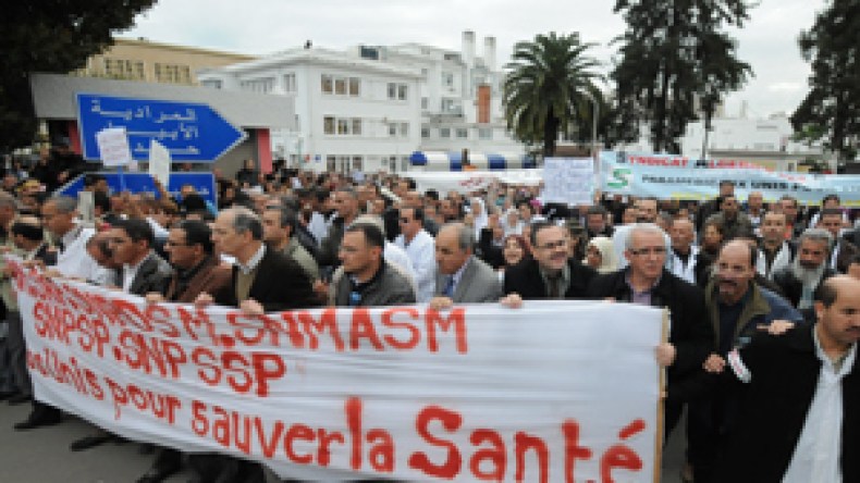 أصحاب المآزر البيضاء يستنجدون بالرئيس لإنقاذ الصحة وترحيل ولد عباس